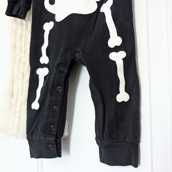 Carter's Skeleton Halloween Romper, 18m - Picture 3 of 6